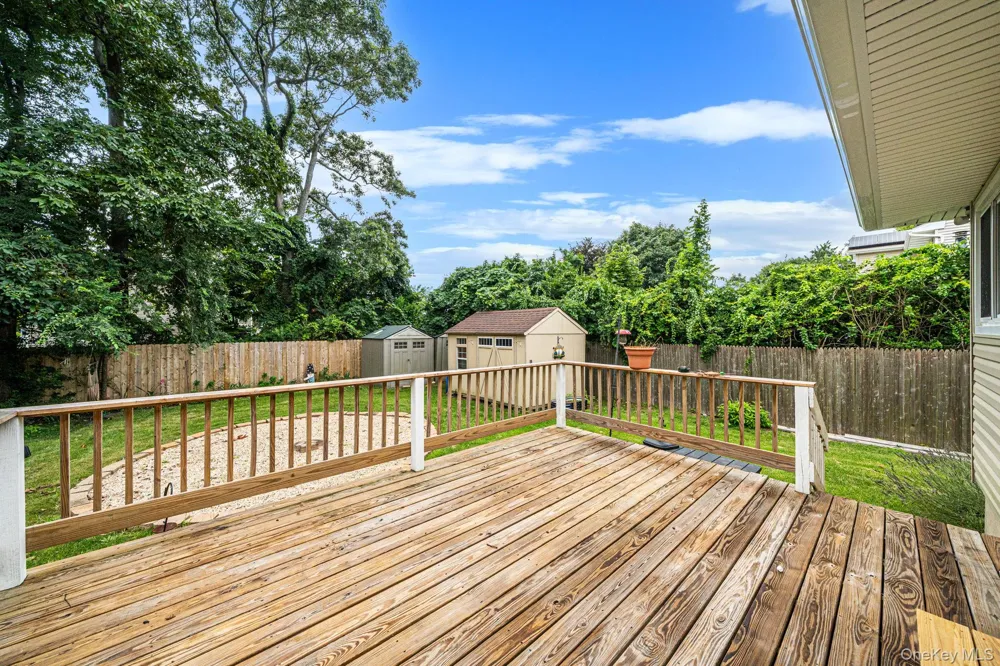 24 trafalgar Drive Shirley, NY 11967