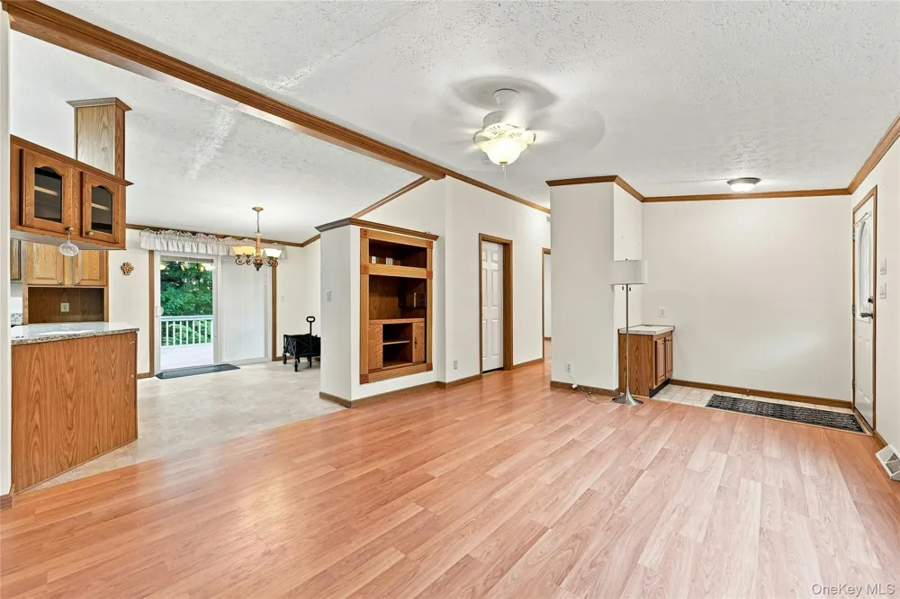 638 Fresh Pond Avenue #320 Calverton, NY 11933
