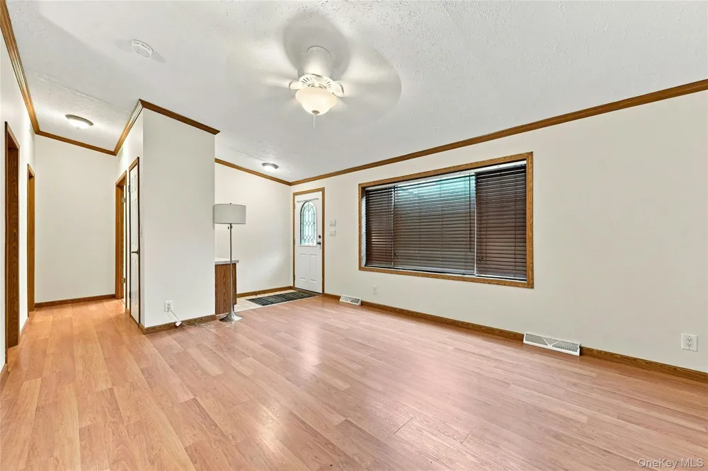638 Fresh Pond Avenue #320 Calverton, NY 11933