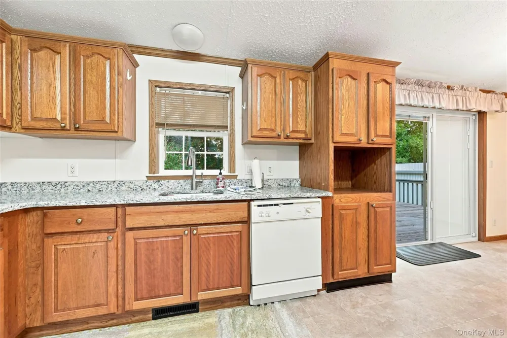 638 Fresh Pond Avenue #320 Calverton, NY 11933