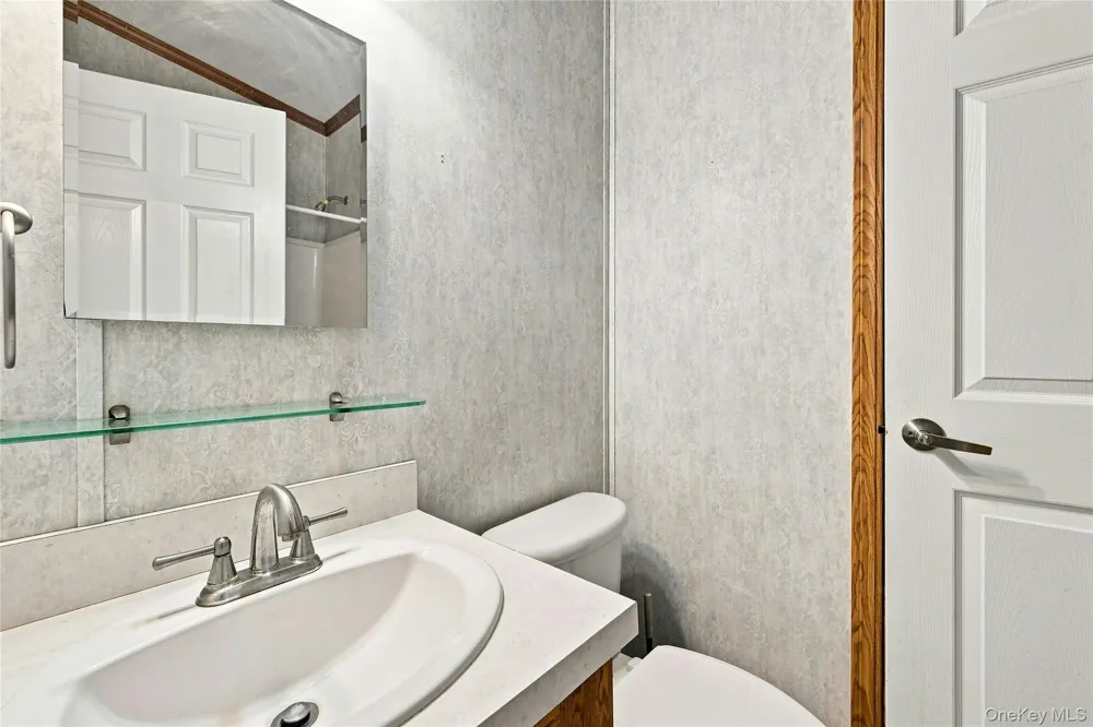 638 Fresh Pond Avenue #320 Calverton, NY 11933