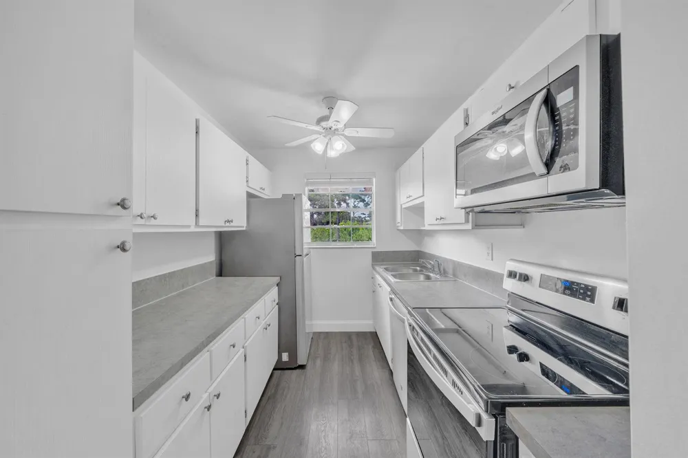 4550 NW 4TH STREET #B Delray Beach, FL 33445