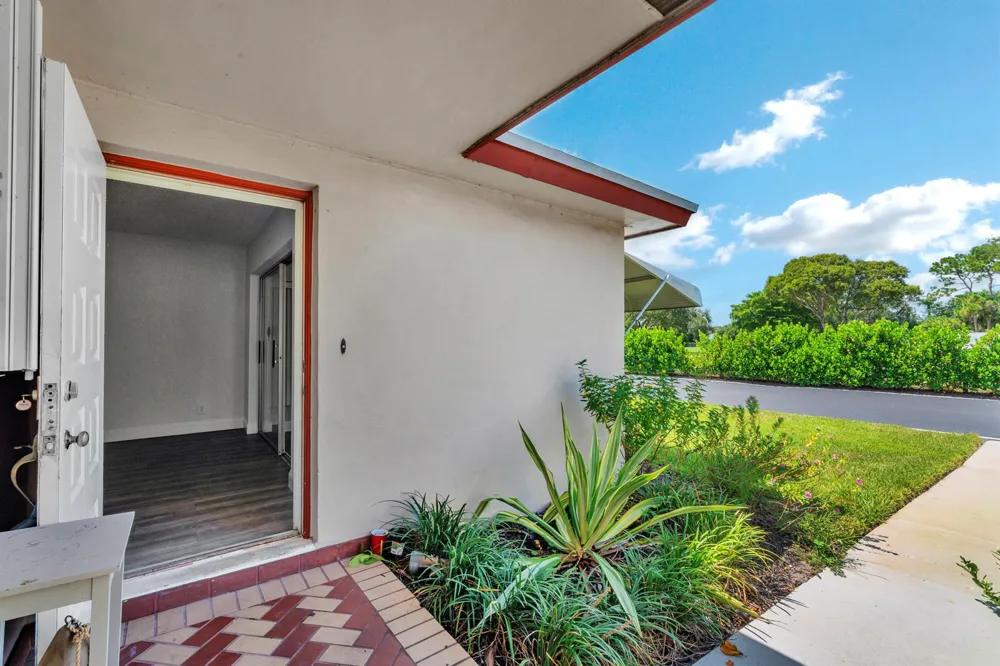 4550 NW 4TH STREET #B Delray Beach, FL 33445
