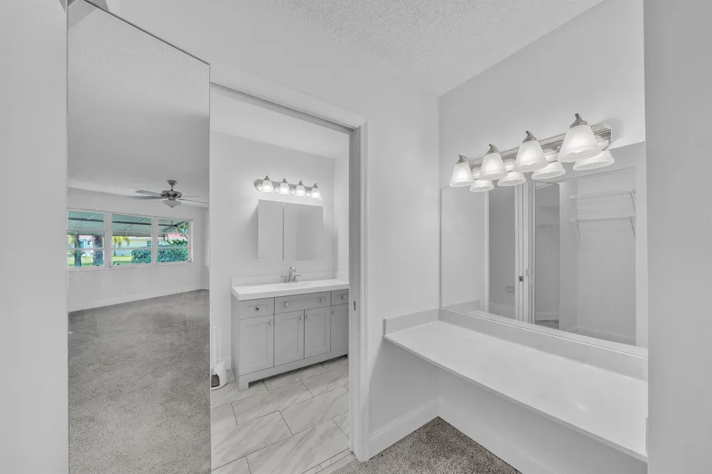4550 NW 4TH STREET #B Delray Beach, FL 33445