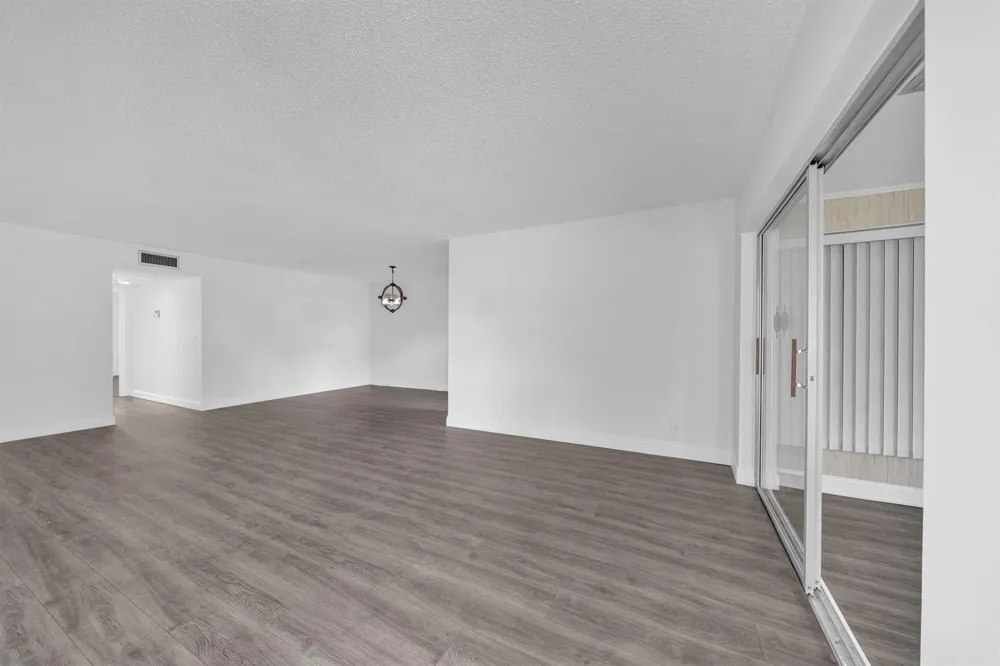 4550 NW 4TH STREET #B Delray Beach, FL 33445