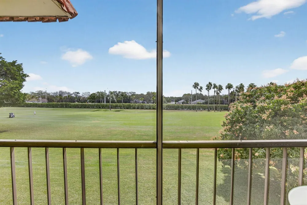 9820 S HOLLYBROOK LAKE DRIVE #306 Pembroke Pines, FL 33025