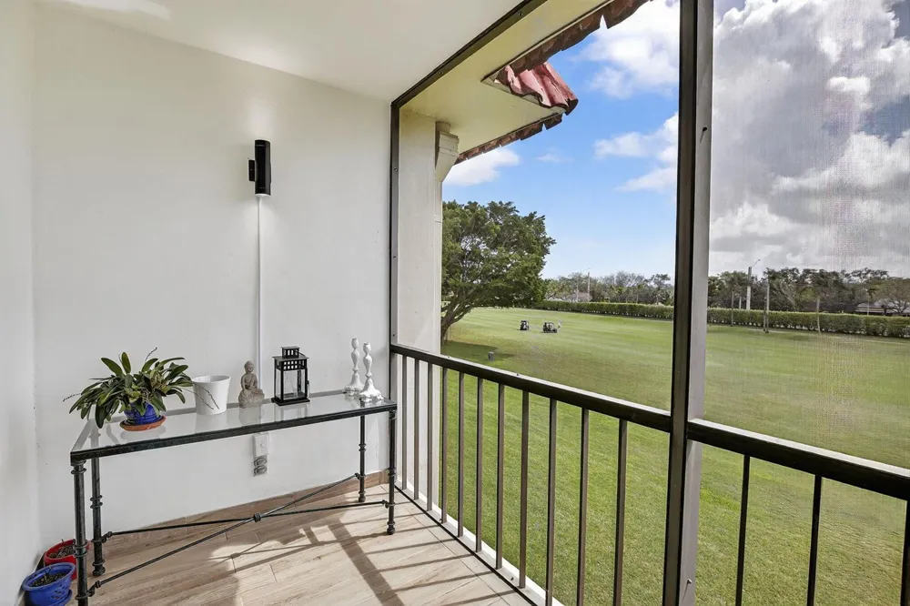 9820 S HOLLYBROOK LAKE DRIVE #306 Pembroke Pines, FL 33025