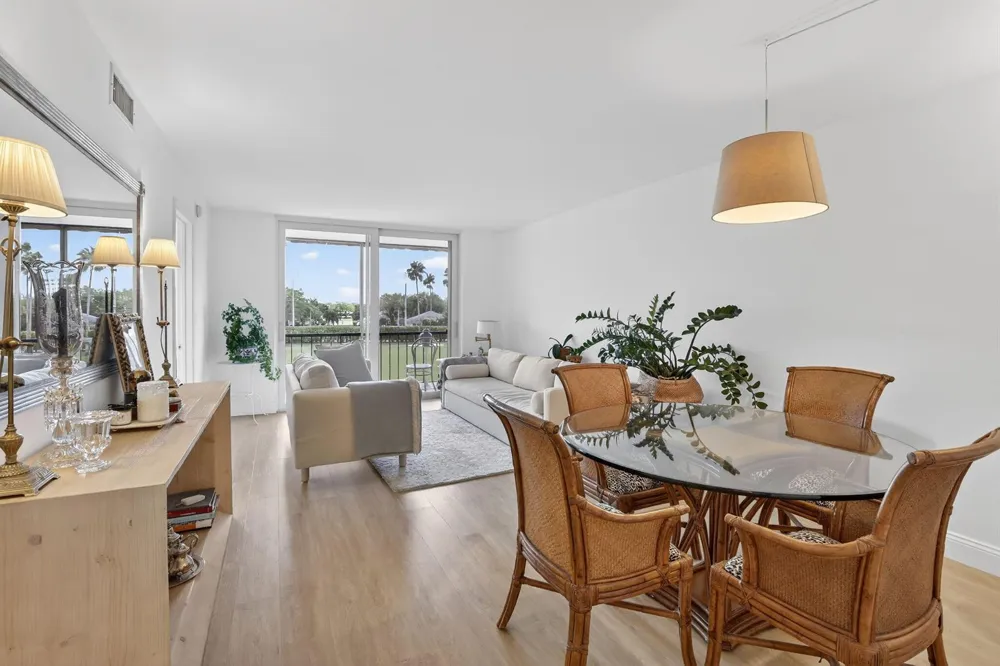 9820 S HOLLYBROOK LAKE DRIVE #306 Pembroke Pines, FL 33025