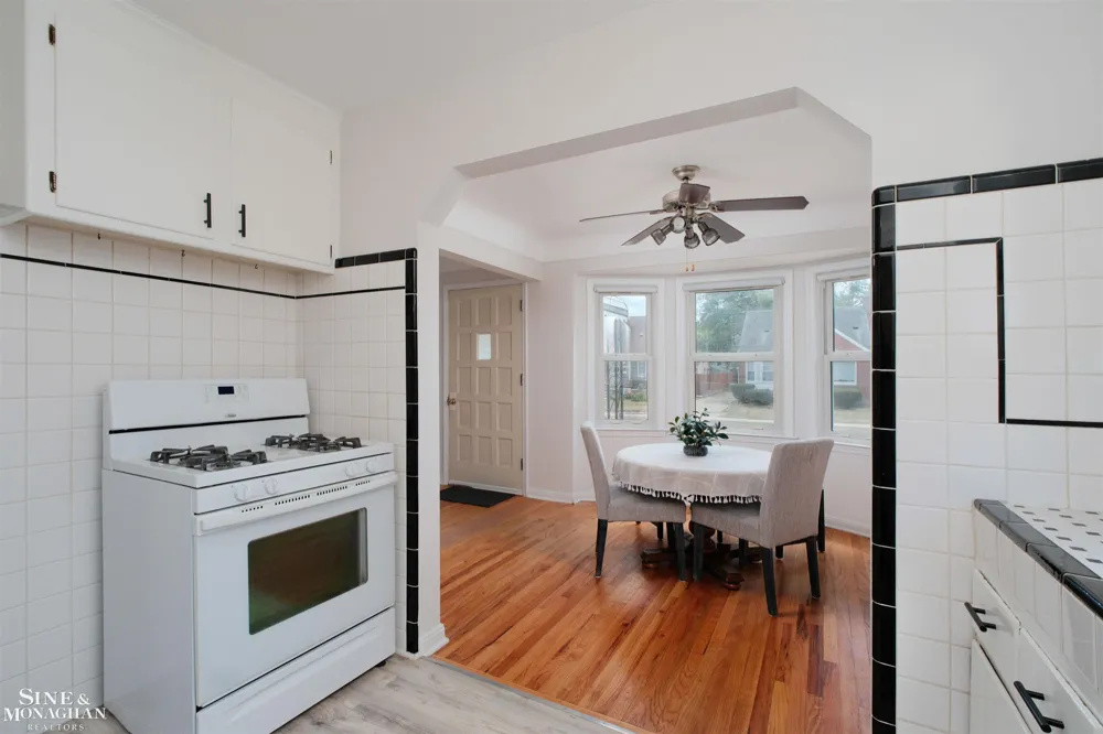 21149 Sunnydale Street St Clair Shores City, MI 48081