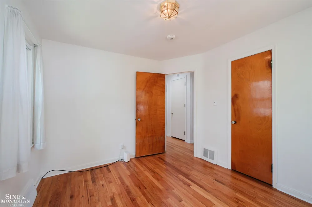 21149 Sunnydale Street St Clair Shores City, MI 48081