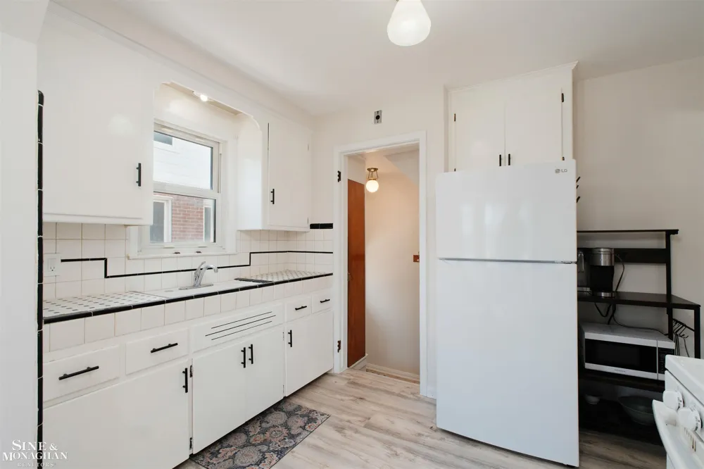 21149 Sunnydale Street St Clair Shores City, MI 48081
