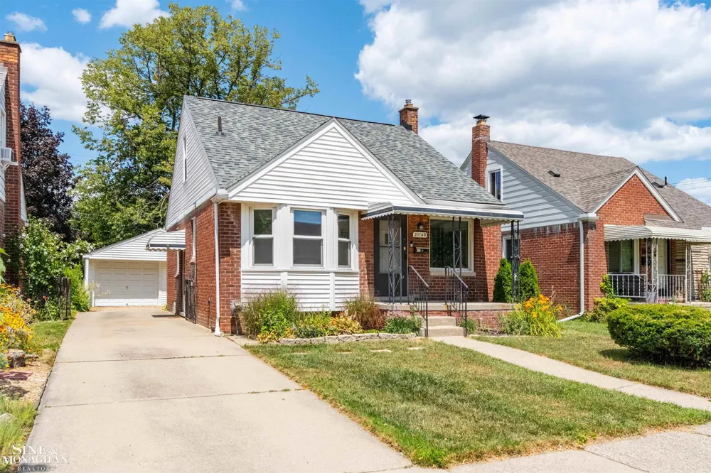 21149 Sunnydale Street St Clair Shores City, MI 48081