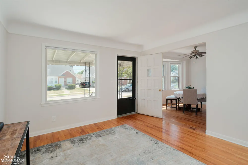 21149 Sunnydale Street St Clair Shores City, MI 48081
