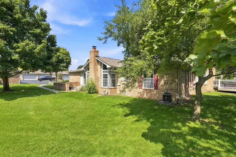 48490 Piedmont Court Shelby Charter Township, MI 48315