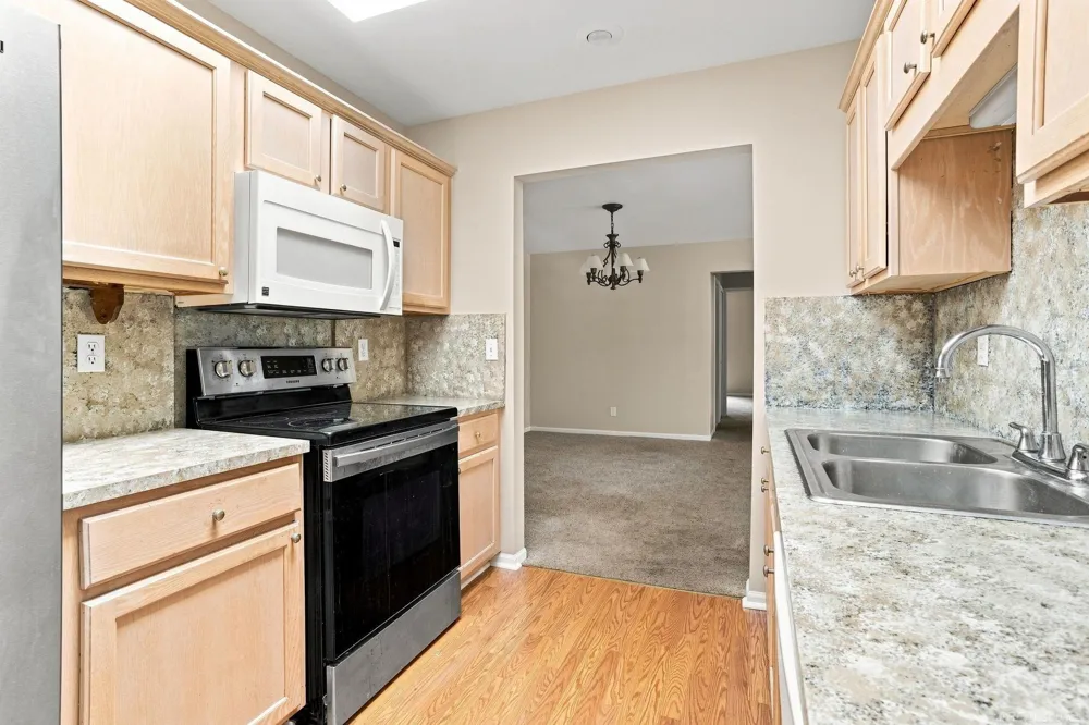 48490 Piedmont Court Shelby Charter Township, MI 48315