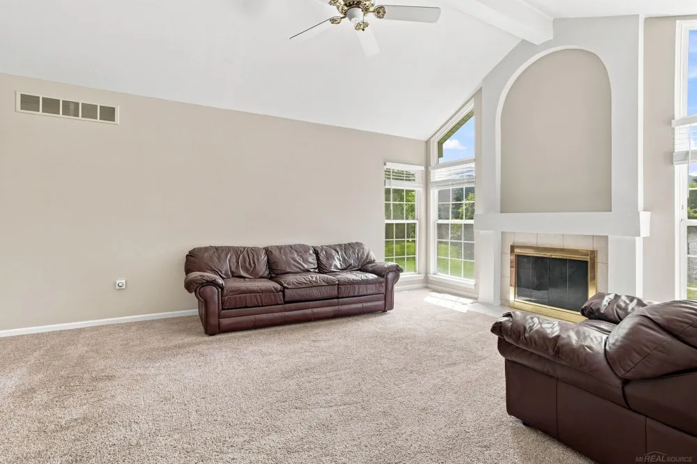 48490 Piedmont Court Shelby Charter Township, MI 48315