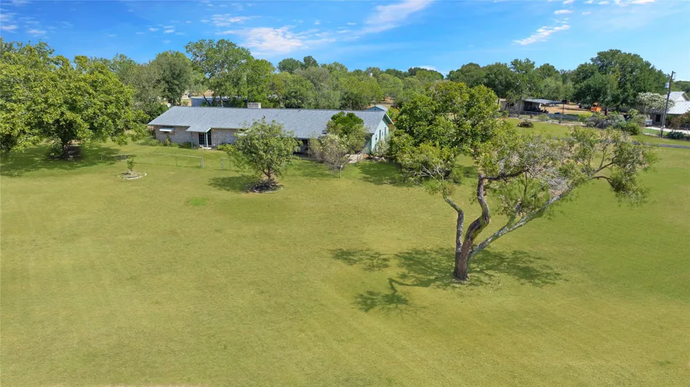 132 Tomahawk Trail Seguin, TX 78155