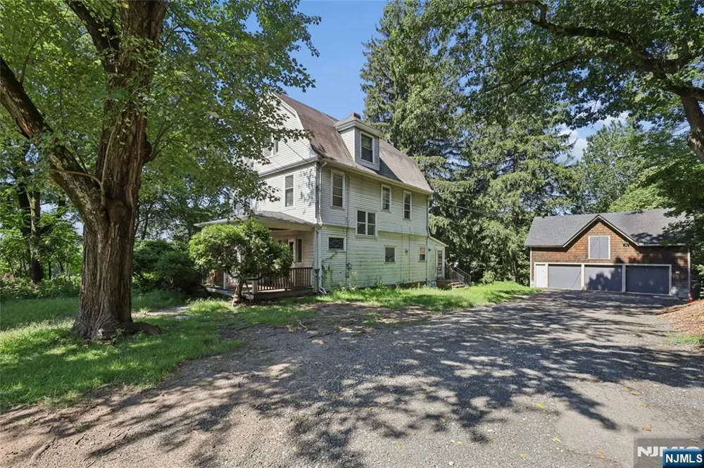 37 Livingston Avenue Roseland, NJ 07068