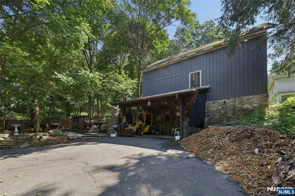 37 Livingston Avenue Roseland, NJ 07068
