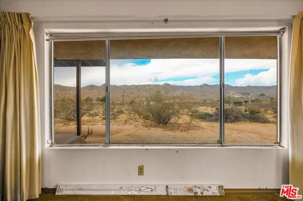 8686 Uphill Road Joshua Tree, CA 92252