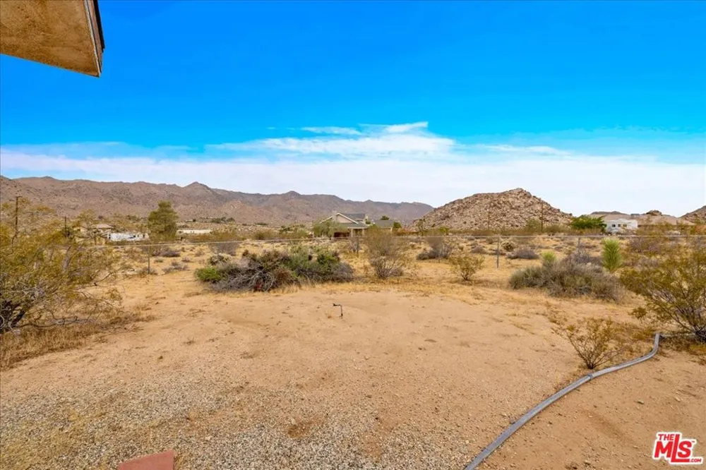 8686 Uphill Road Joshua Tree, CA 92252