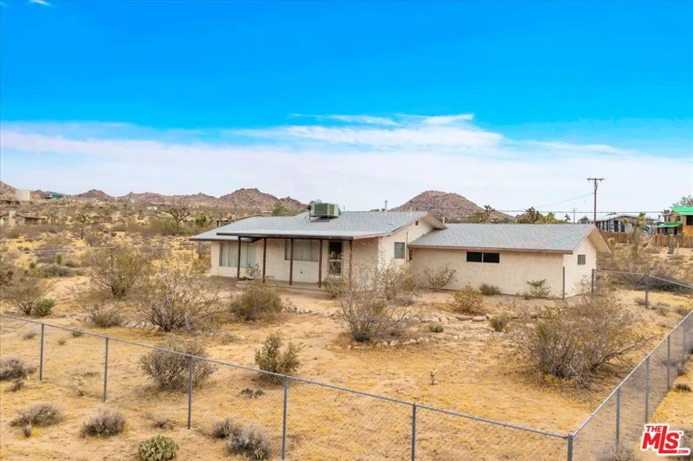 8686 Uphill Road Joshua Tree, CA 92252
