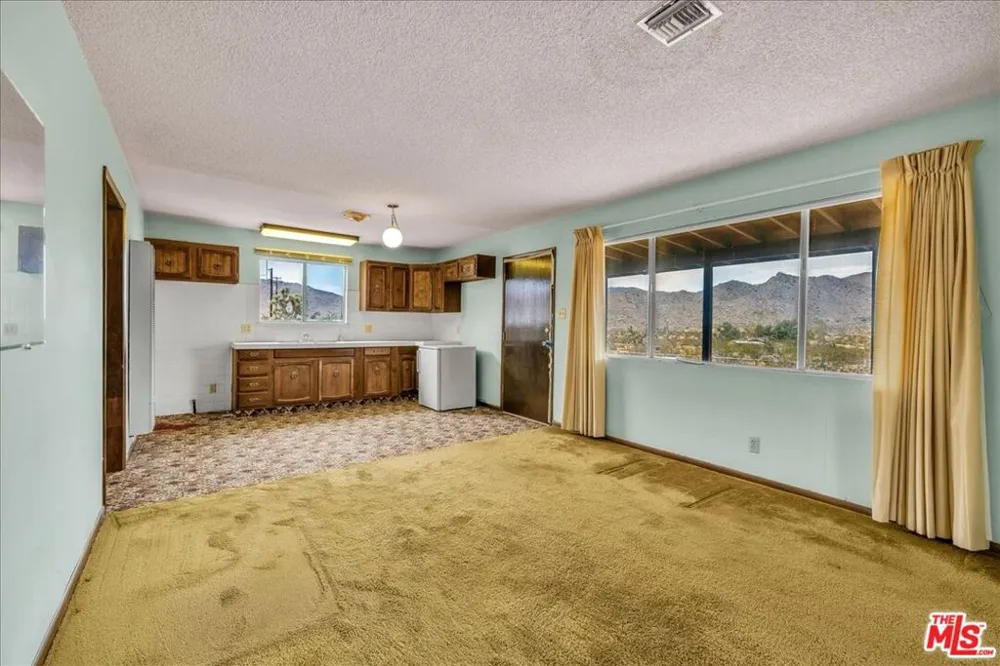 8686 Uphill Road Joshua Tree, CA 92252