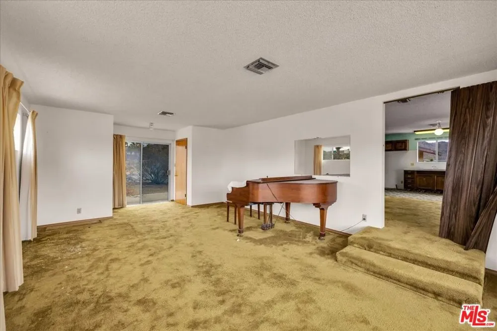 8686 Uphill Road Joshua Tree, CA 92252