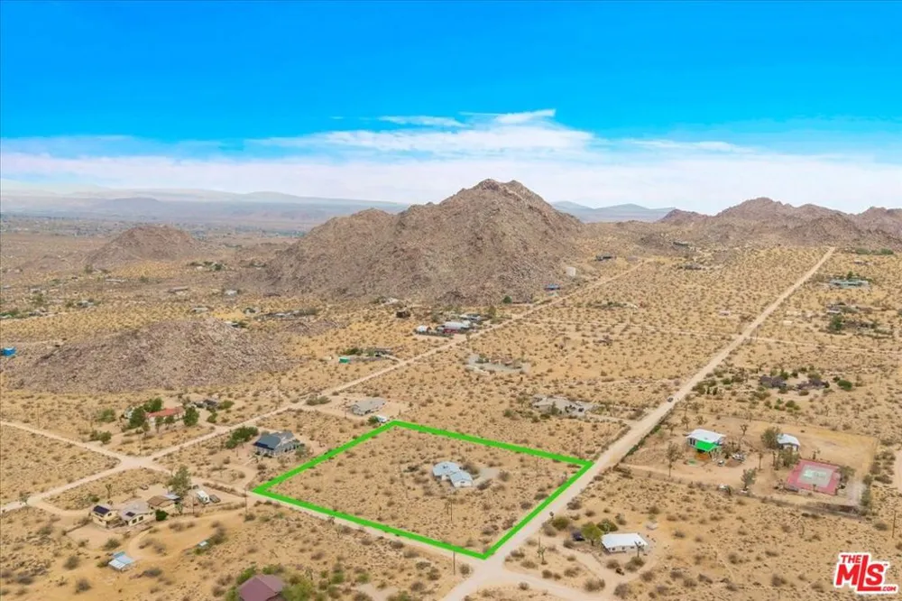 8686 Uphill Road Joshua Tree, CA 92252