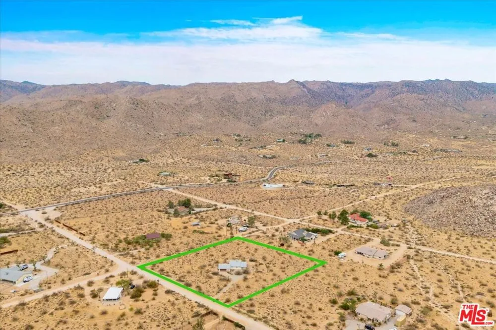 8686 Uphill Road Joshua Tree, CA 92252
