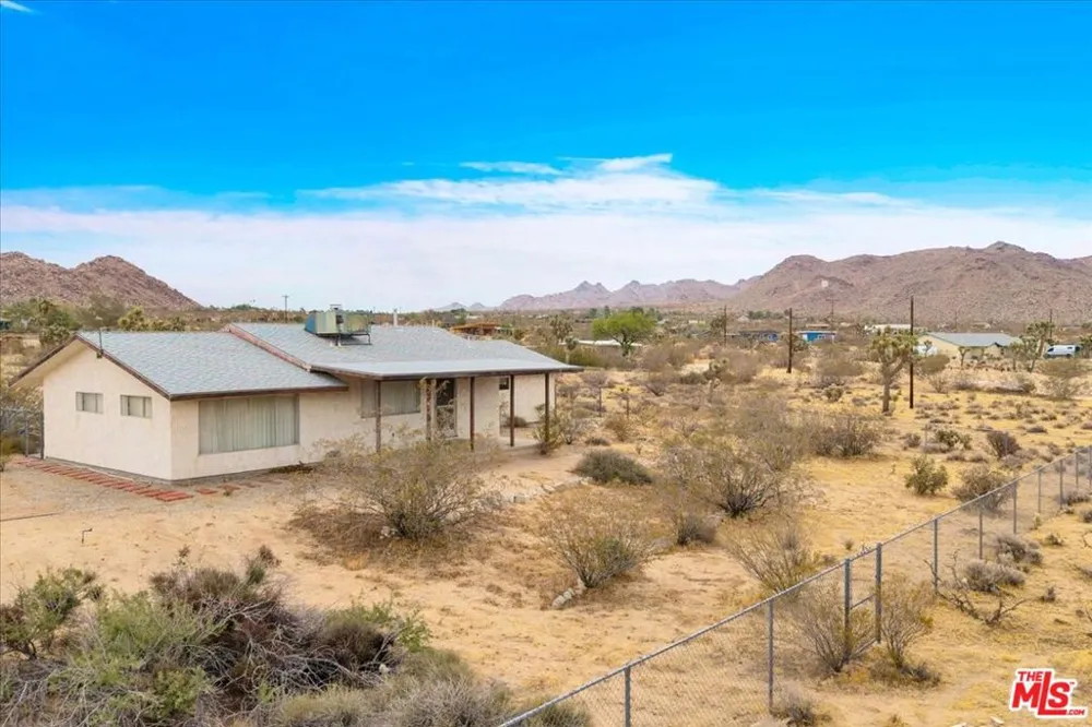 8686 Uphill Road Joshua Tree, CA 92252