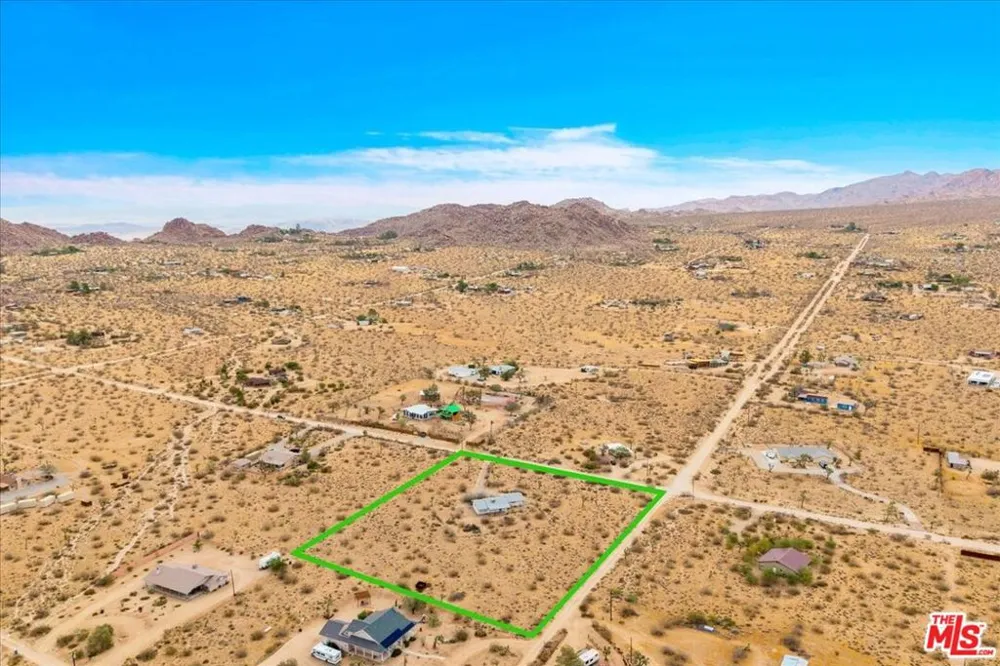 8686 Uphill Road Joshua Tree, CA 92252