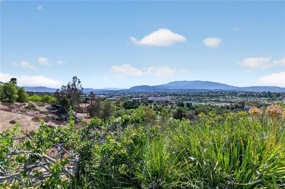 43973 El Lucero Place Temecula, CA 92592