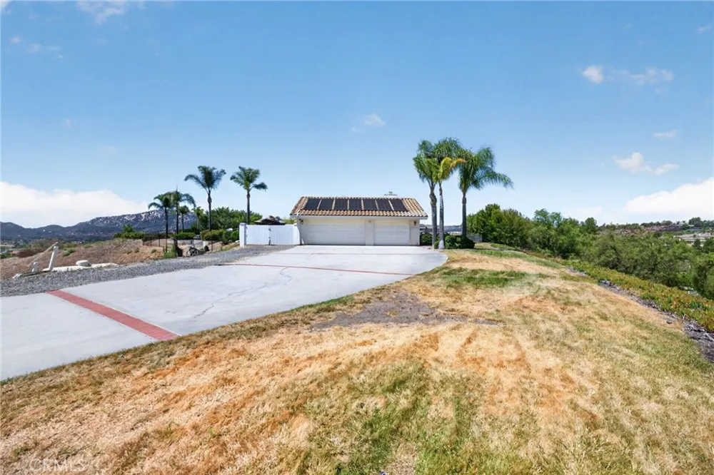 43973 El Lucero Place Temecula, CA 92592