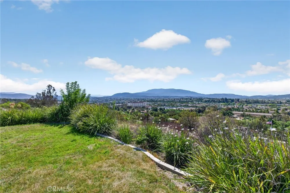43973 El Lucero Place Temecula, CA 92592