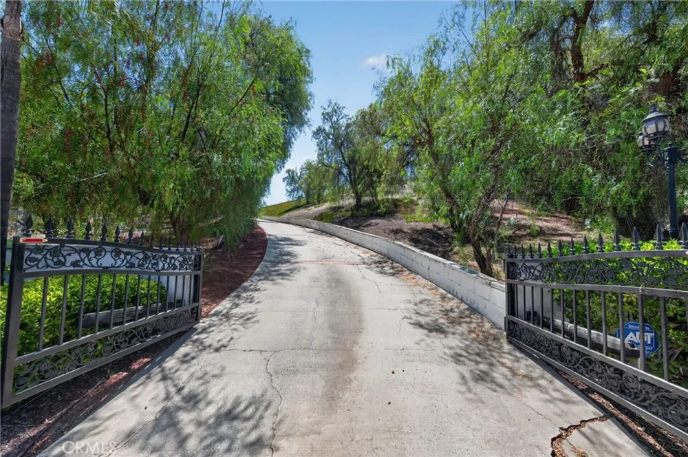 43973 El Lucero Place Temecula, CA 92592