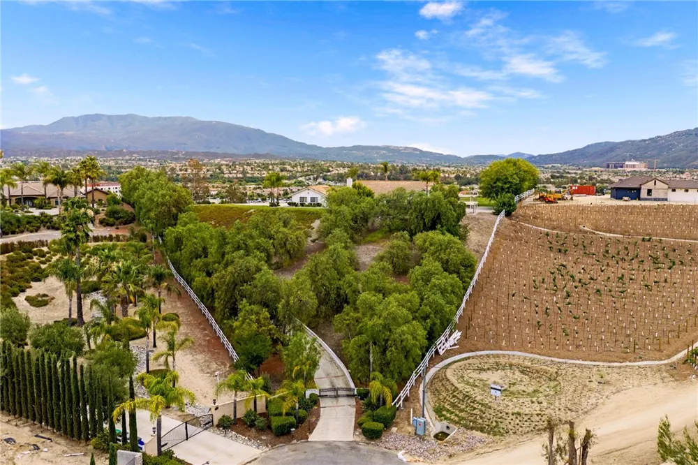 43973 El Lucero Place Temecula, CA 92592