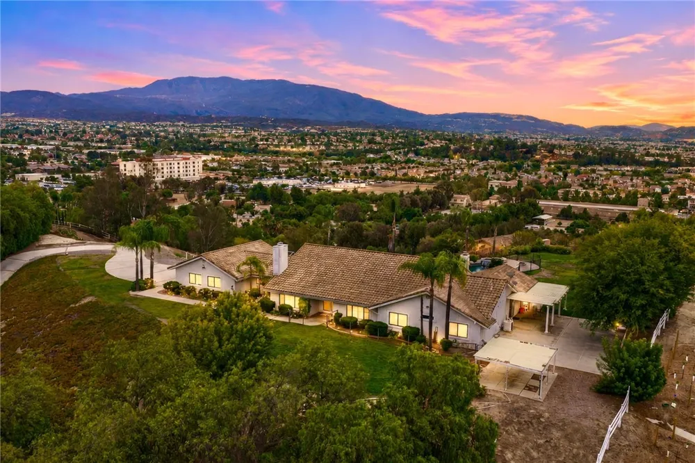 43973 El Lucero Place Temecula, CA 92592