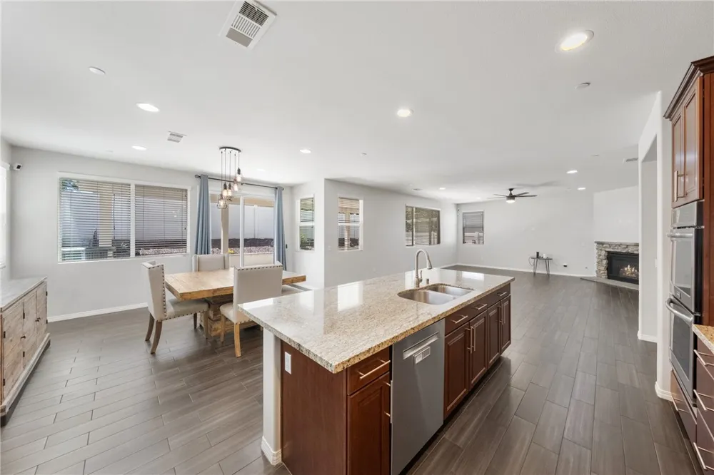 38079 Bella Rosa Murrieta, CA 92563