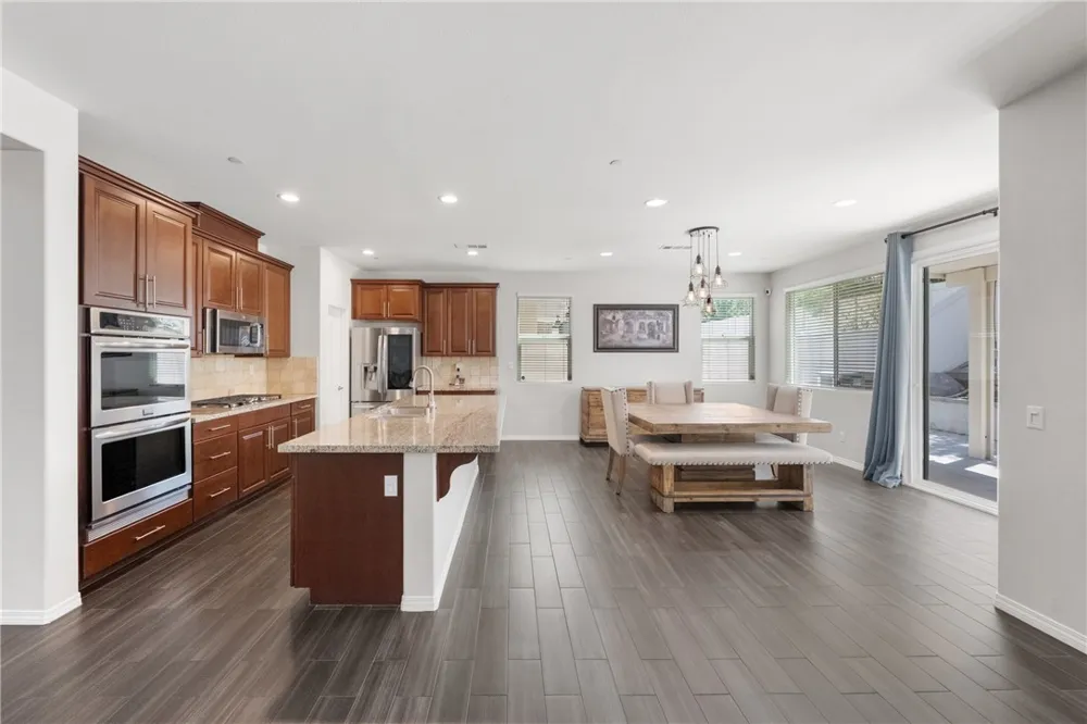 38079 Bella Rosa Murrieta, CA 92563