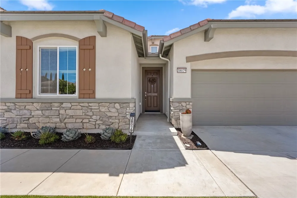 38079 Bella Rosa Murrieta, CA 92563