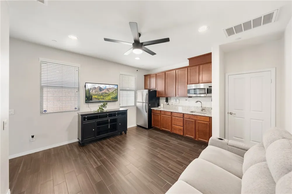 38079 Bella Rosa Murrieta, CA 92563
