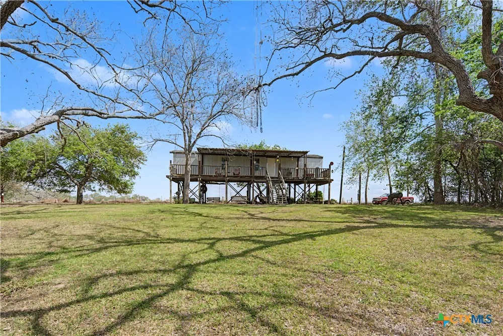 1250 Darst Creek Lane Seguin, TX 78155