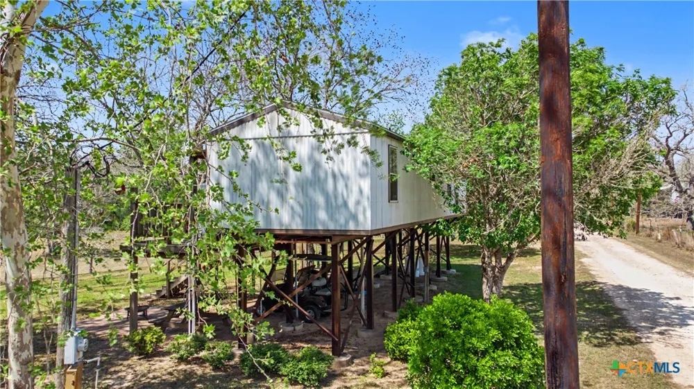 1250 Darst Creek Lane Seguin, TX 78155