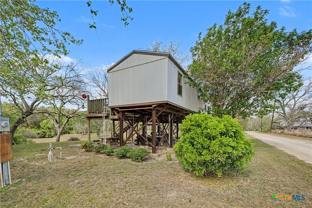 1250 Darst Creek Lane Seguin, TX 78155