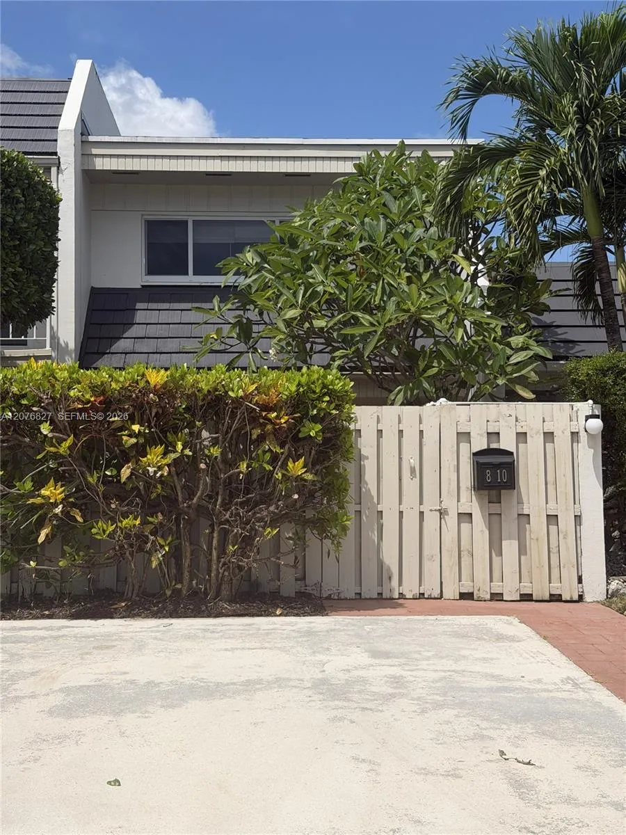 8110 SW 82nd Ct #8110 Miami, FL 33143