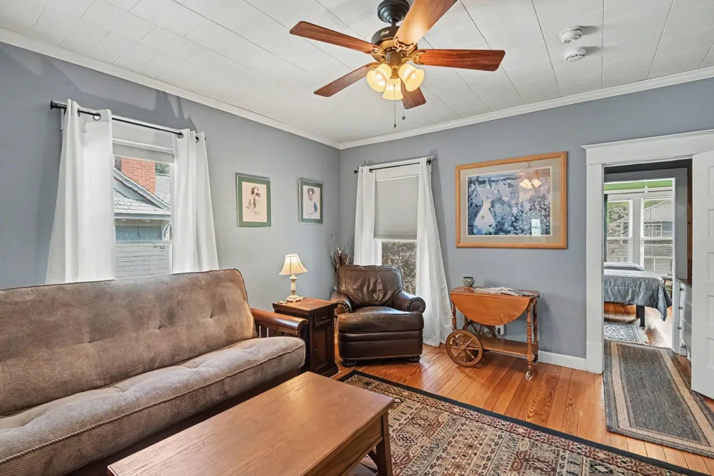 309 Michigan Avenue South Haven City, MI 49090
