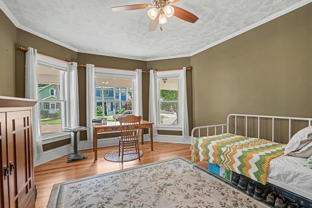 309 Michigan Avenue South Haven City, MI 49090