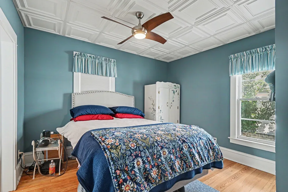 309 Michigan Avenue South Haven City, MI 49090
