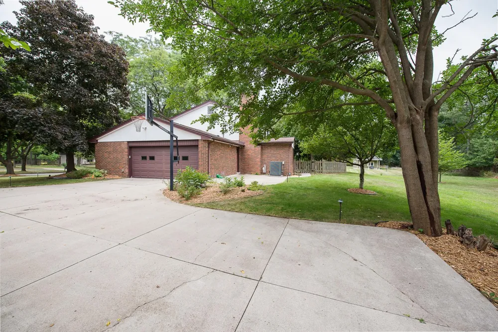 2764 Lowell Road Ann Arbor City, MI 48103